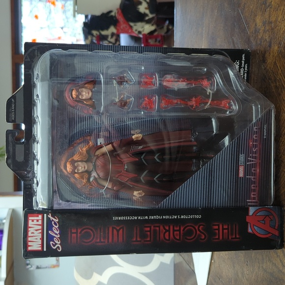 Diamond Marvel Select WandaVision Disney+ Series SCARLET WITCH Action Figure - Picture 1 of 4